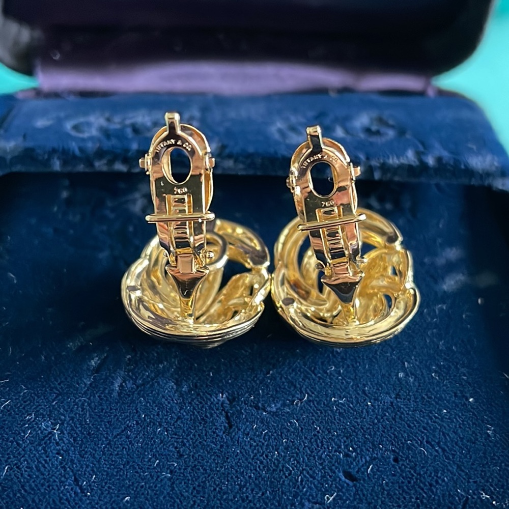 Tiffany & Co 18 Knot Clip Earrings - Picture 14 of 16